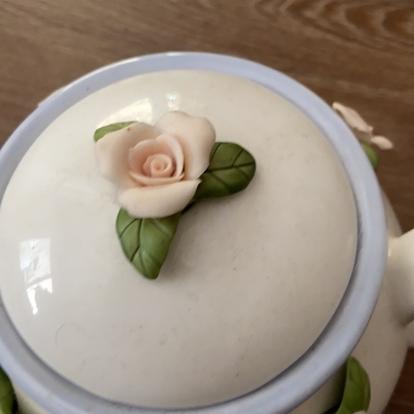 Teapot - Picture 3 of 11